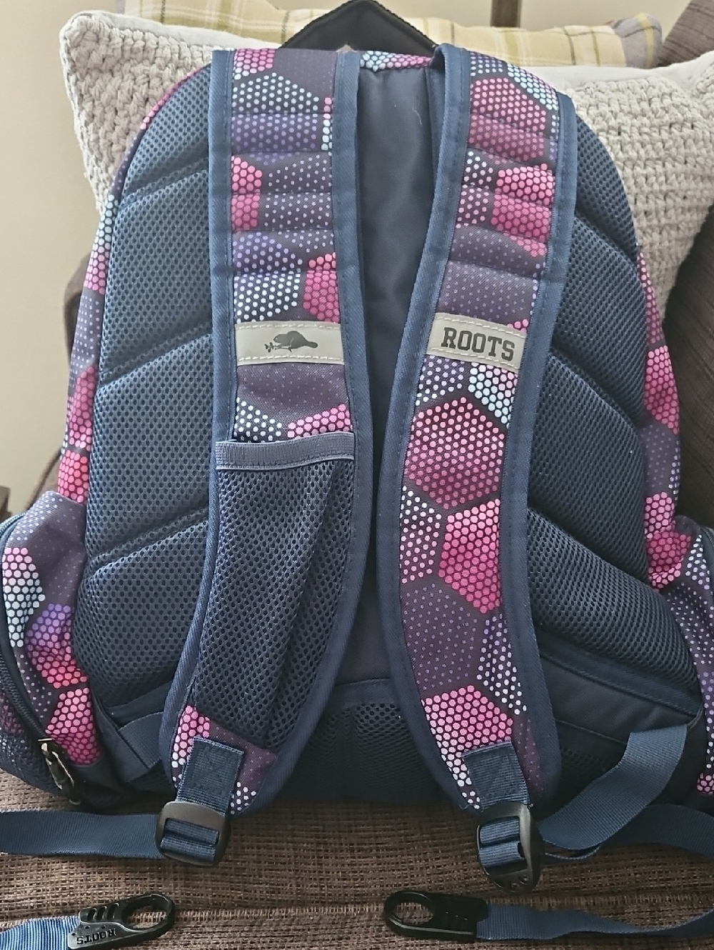 Roots Geometric Patterned Backpack - Picture 4 of 8